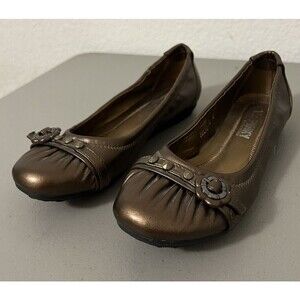 Via Pinky collection Flats Golden with strap and metal "Julie-85)" Size 6